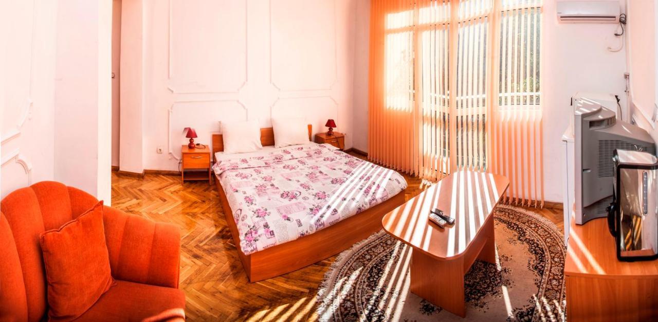 Sofia Apartment In House 8 Boulevard Hristo Botev מראה חיצוני תמונה